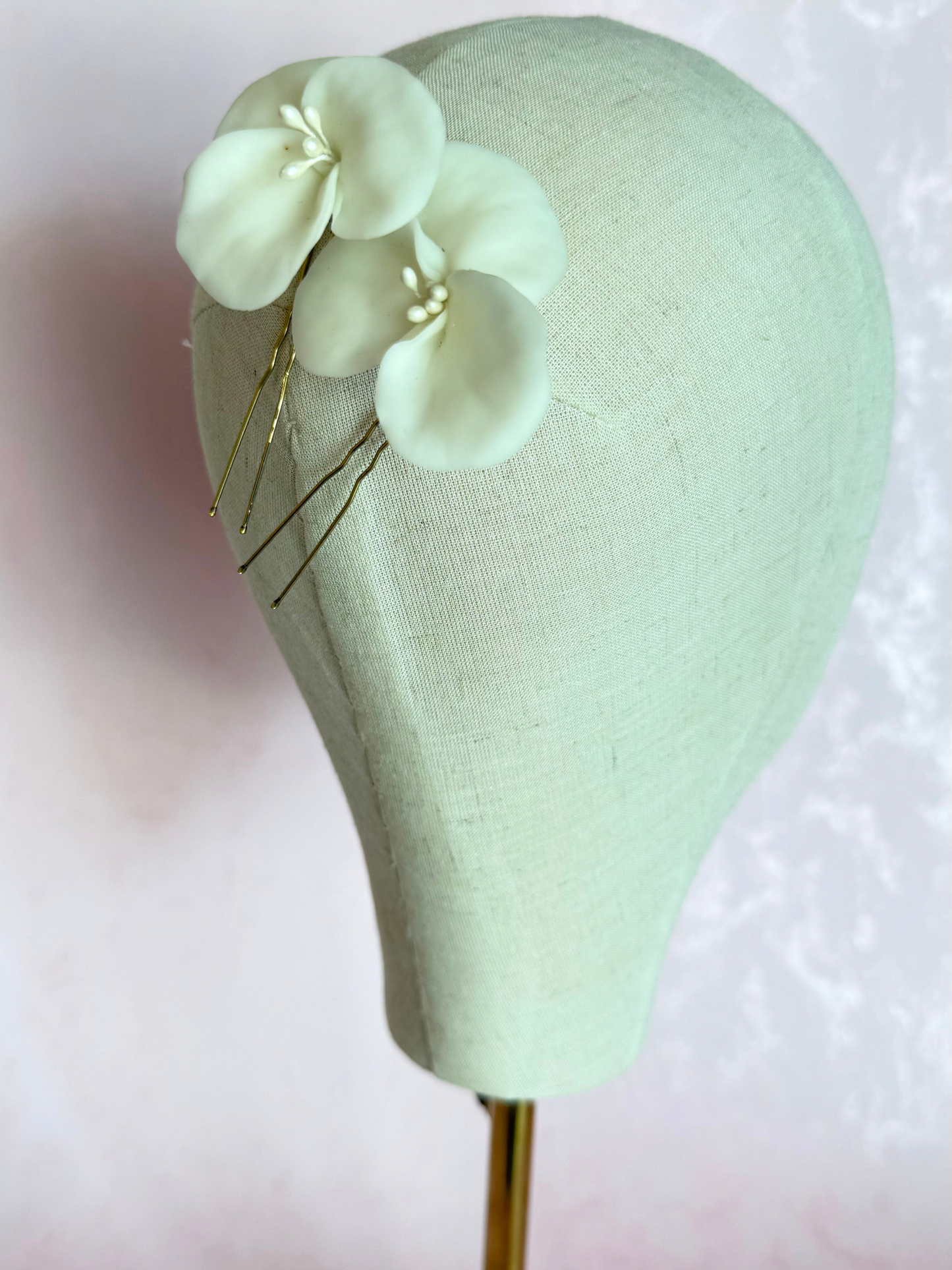 Hair pin flor porcelana ivory