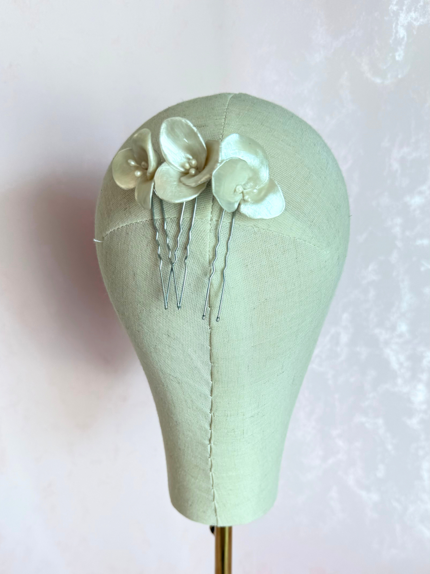 Hair pin flor porcelana chica