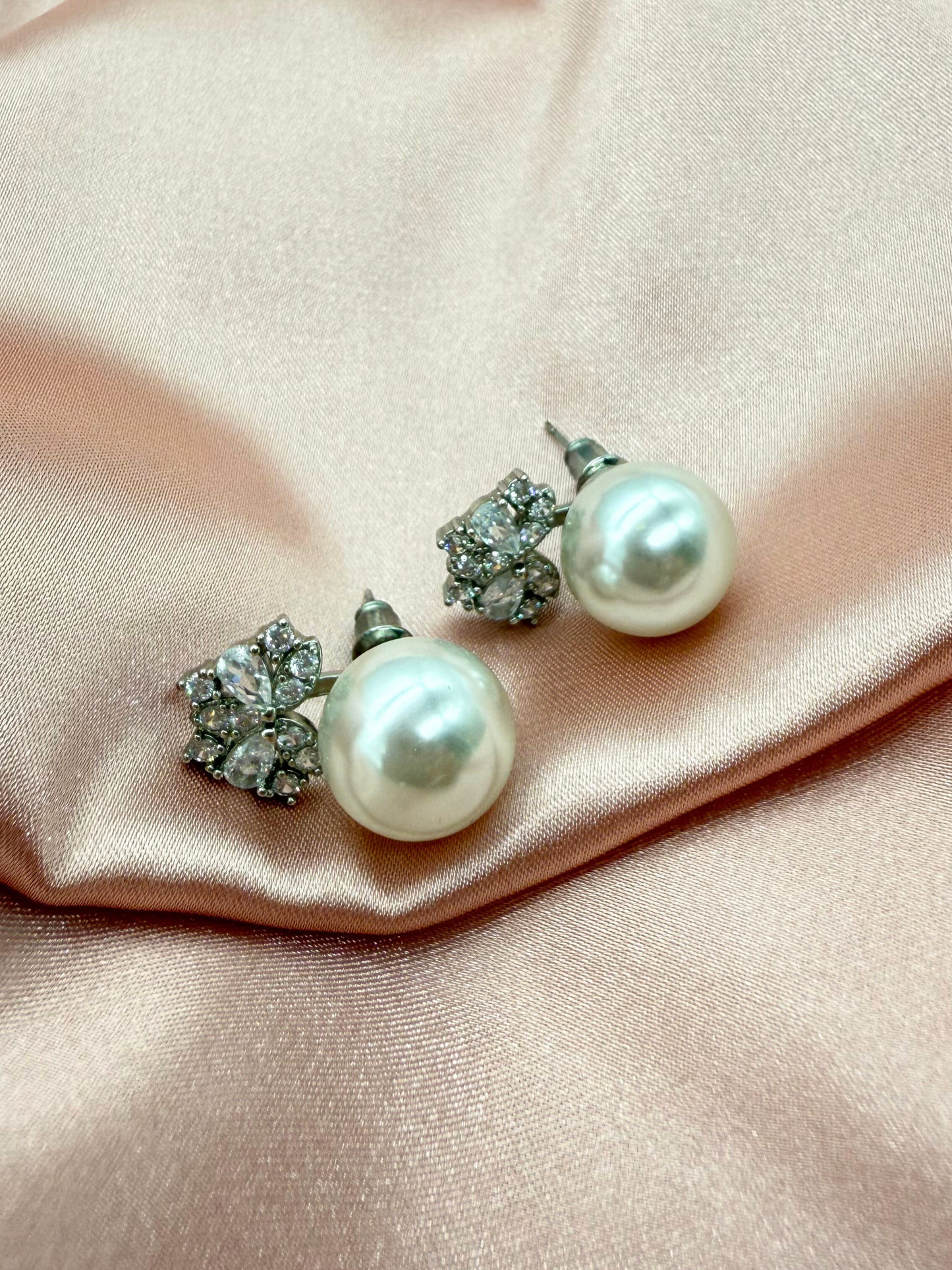 Aretes perla circular