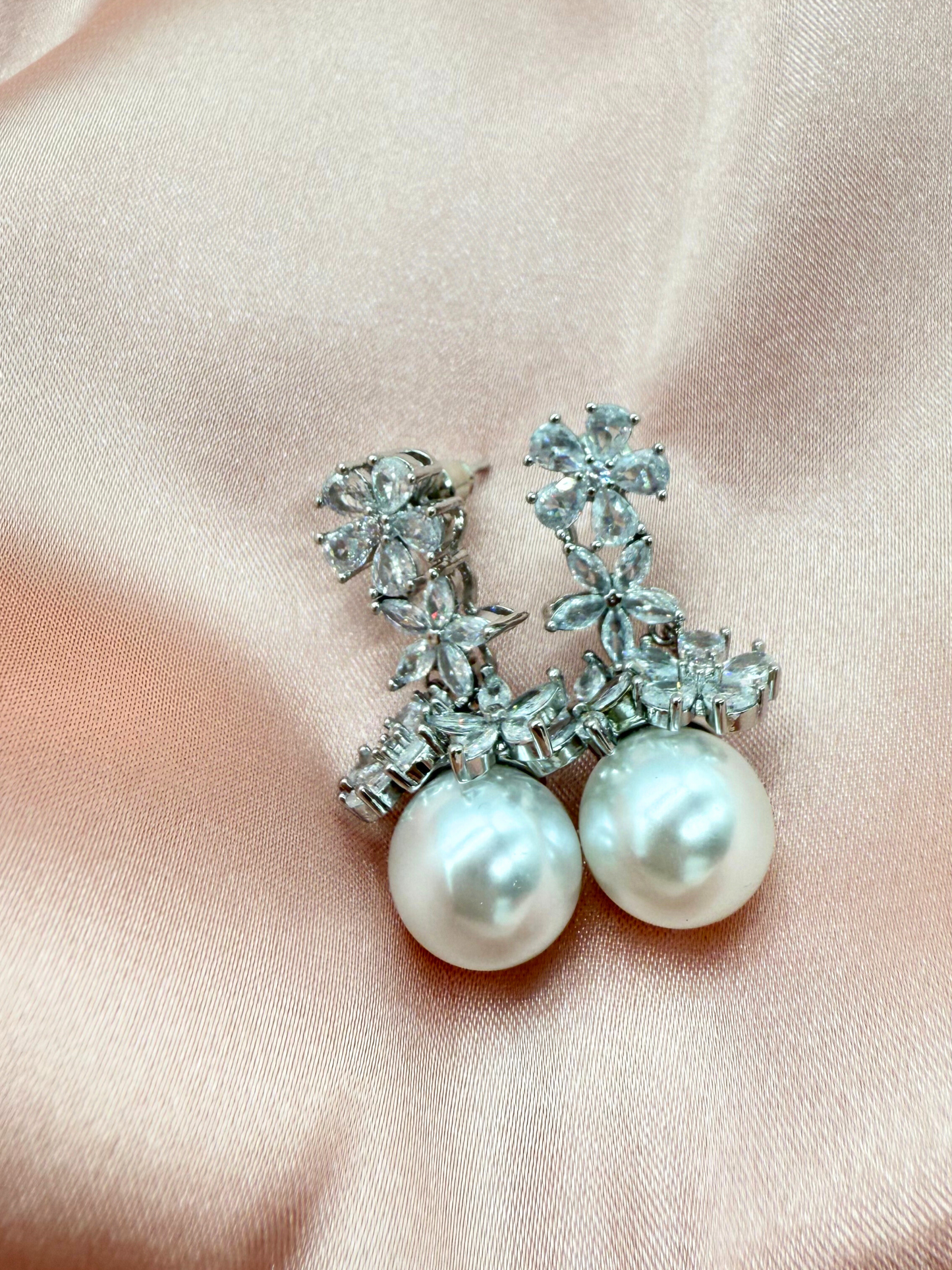 Aretes Perla y Flor CA254