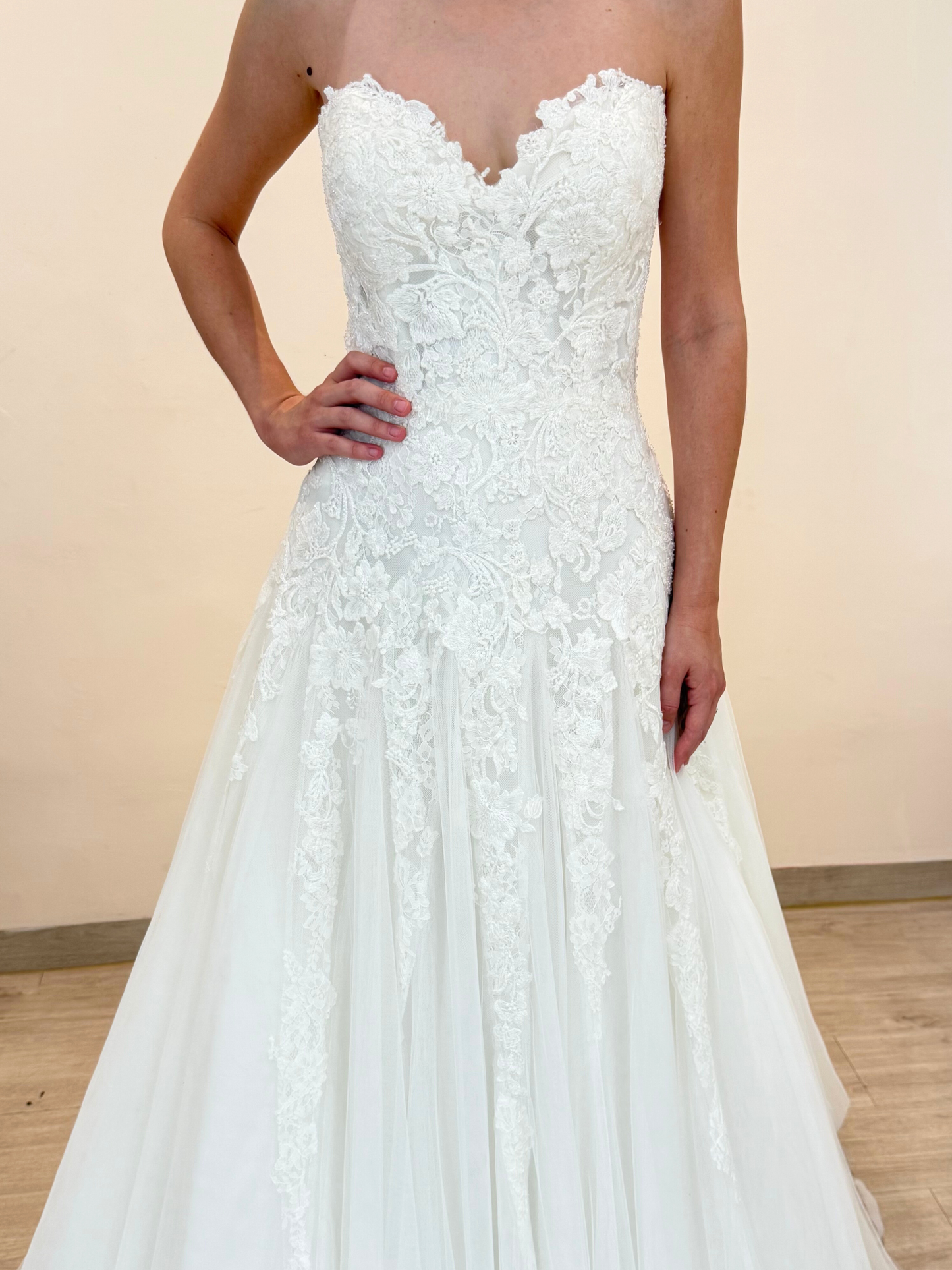 C271 Pronovias