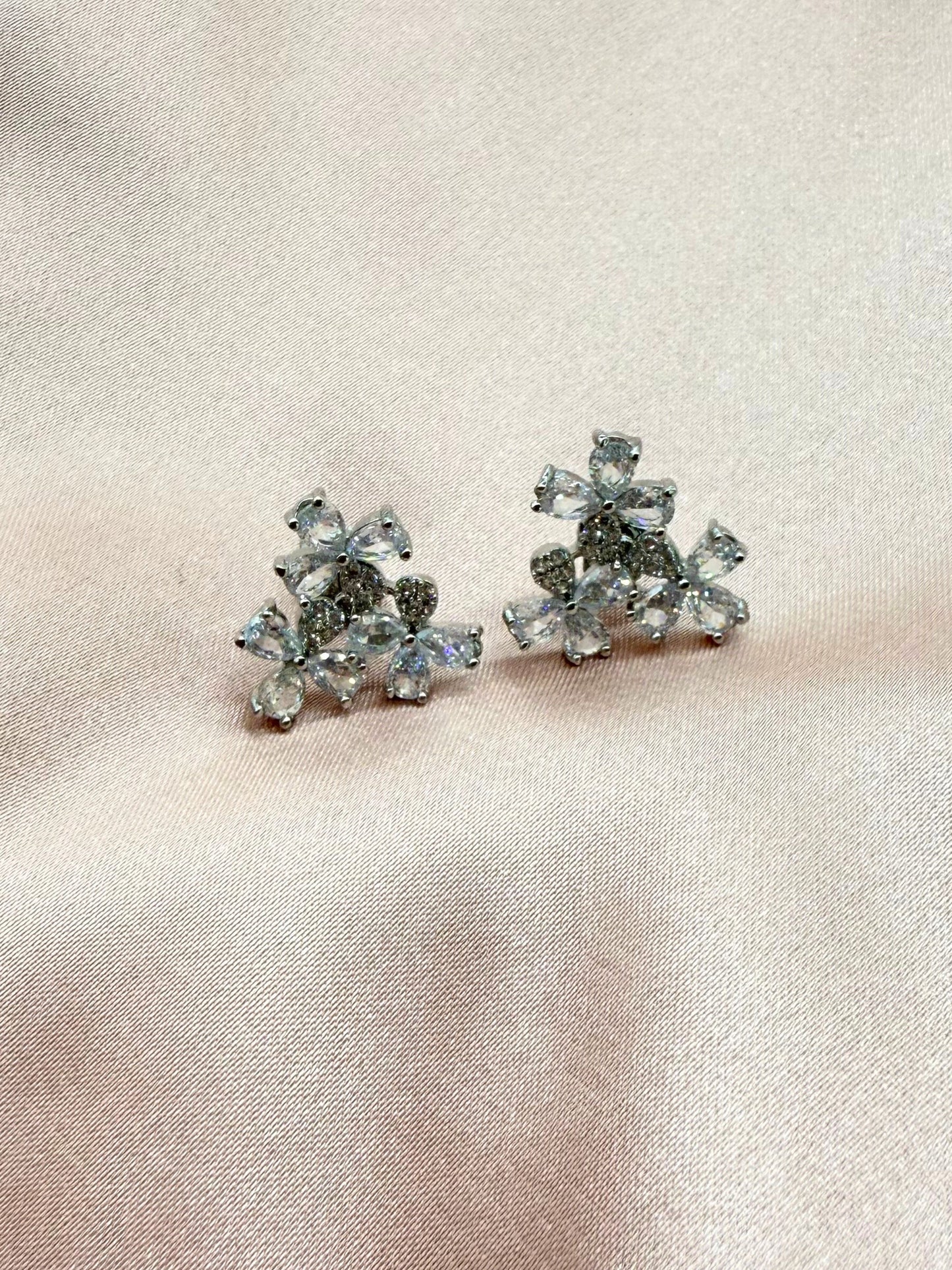 Aretes Triple Flor Circonias