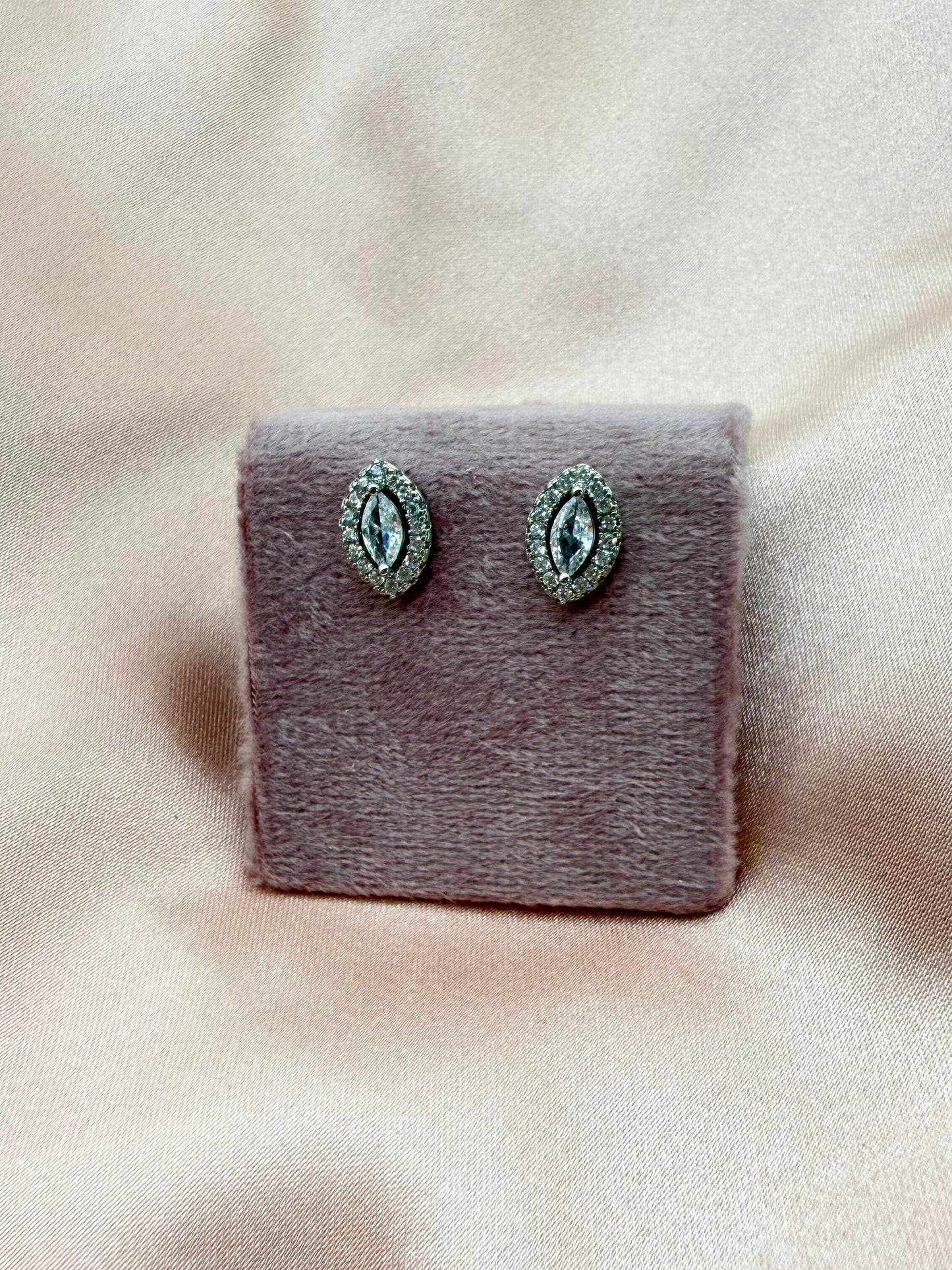 Aretes Oval