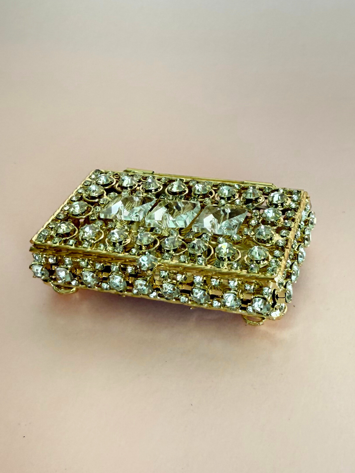 Cofre arras pedrería rectangular dorado