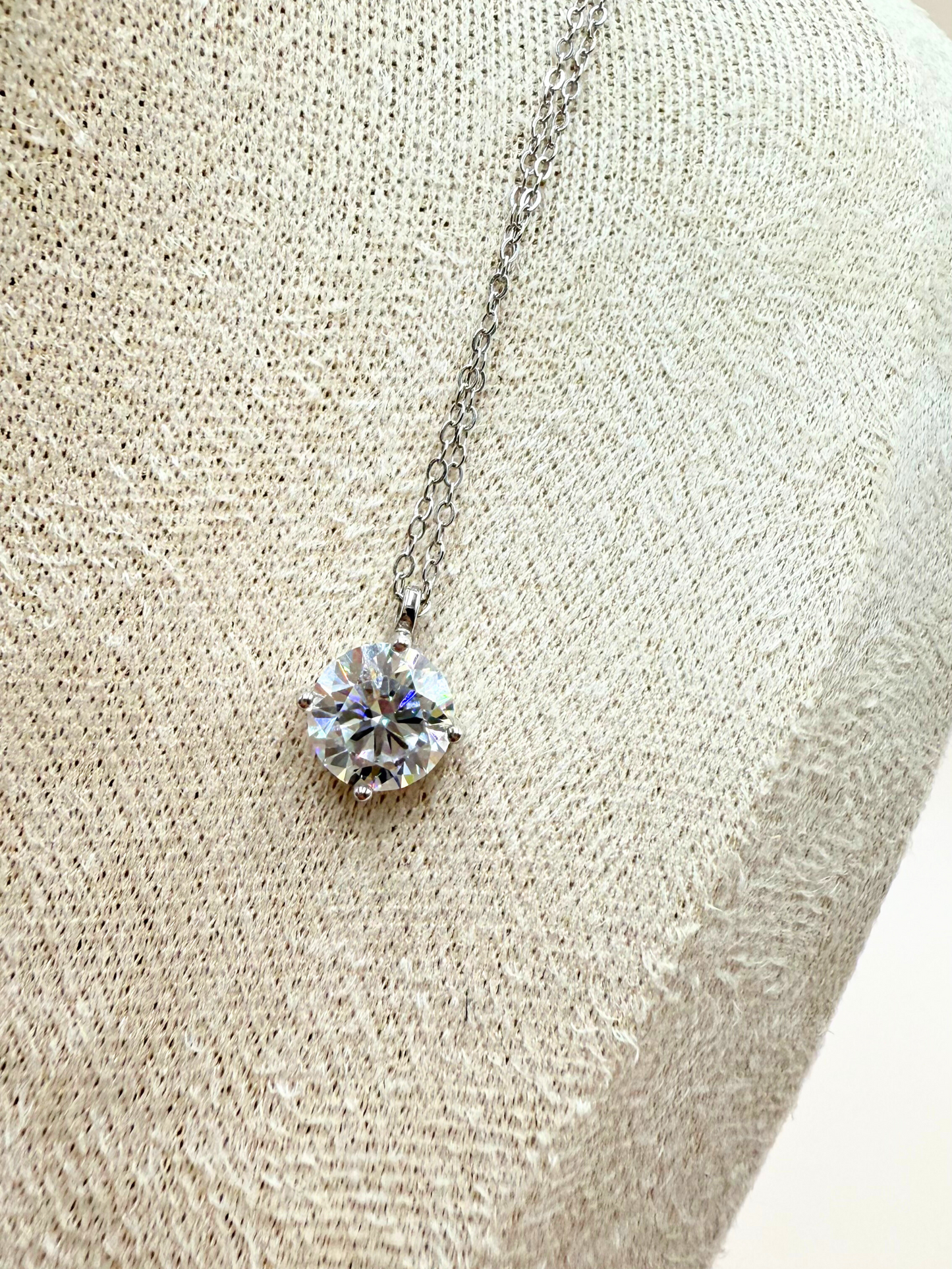 Collar brillante